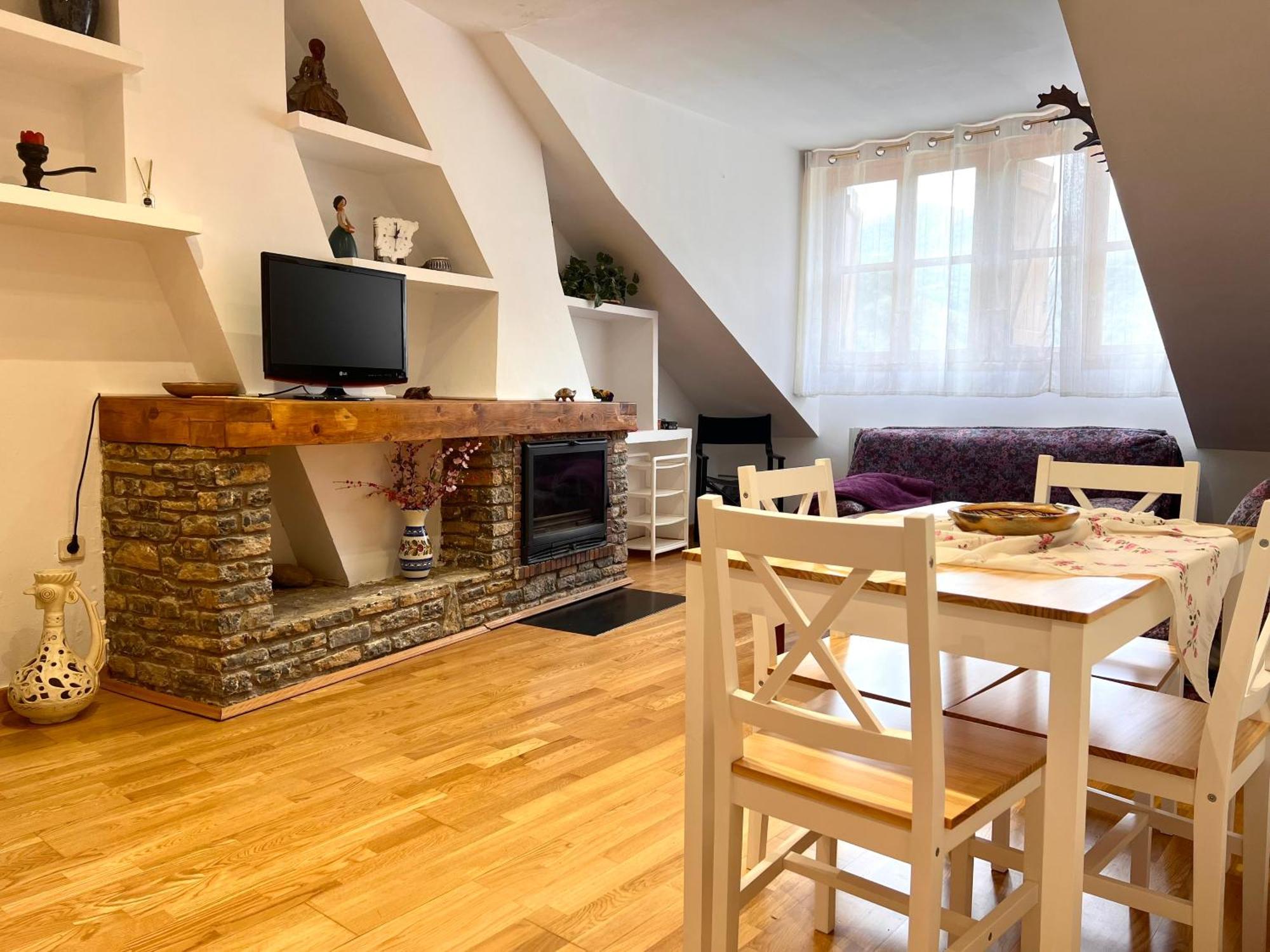 Apartamento Centrico Con Parking - L'Amfitriona リアルプ エクステリア 写真
