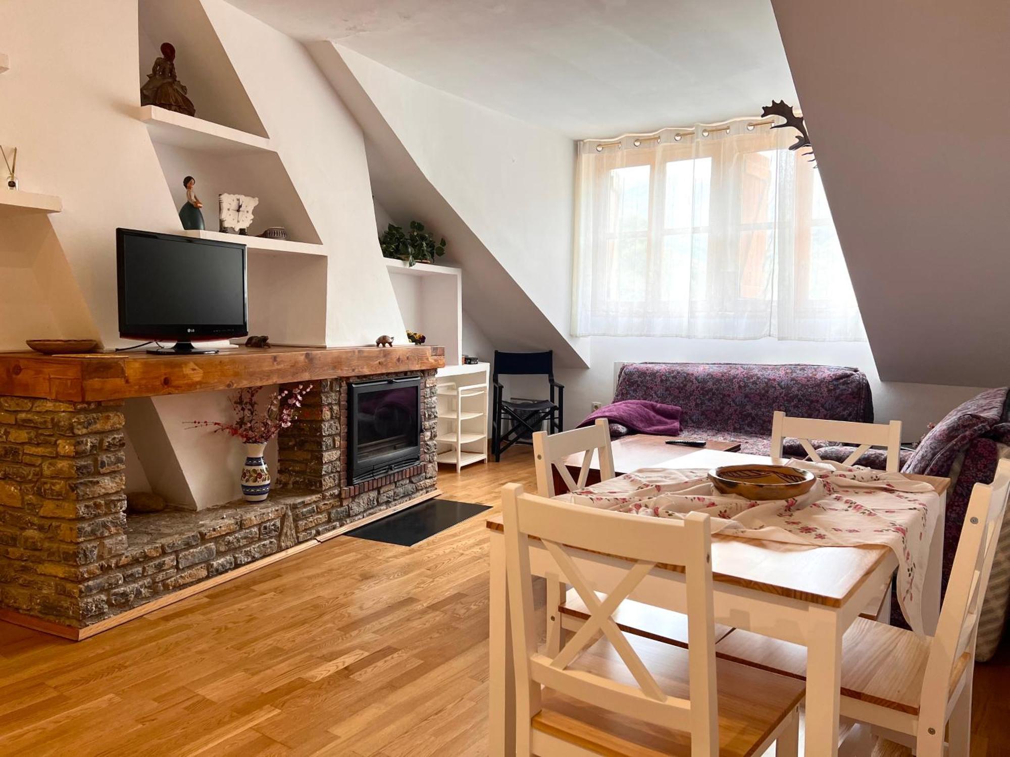 Apartamento Centrico Con Parking - L'Amfitriona リアルプ エクステリア 写真